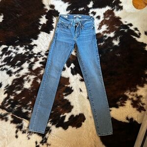 Levi’s skinny jeans